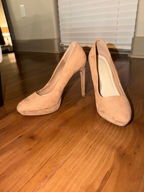 Classic Women’s Suede High Heel Pumps in Tan